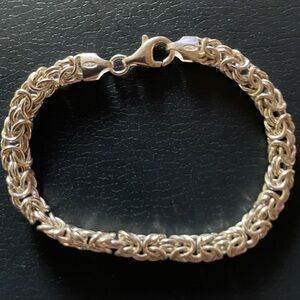 New Beautiful Italian Sterling Silver (Stamped 925) Byzantine Chain Bracelet